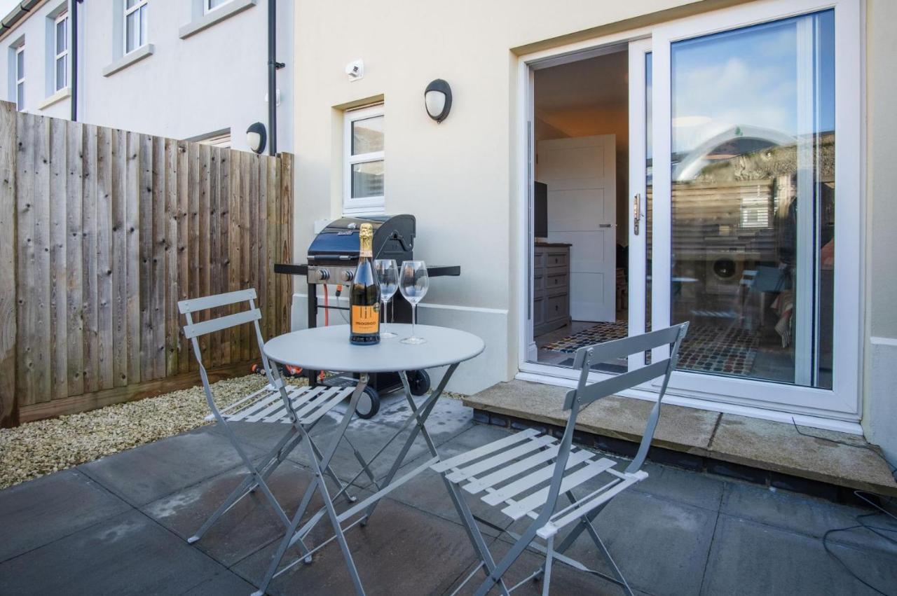 Ty Melyn - 2 Bedroom Cottage - Tenby Eksteriør billede